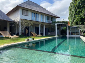 Beautiful 4 Bedrooms in Umalas : Villa Yogan